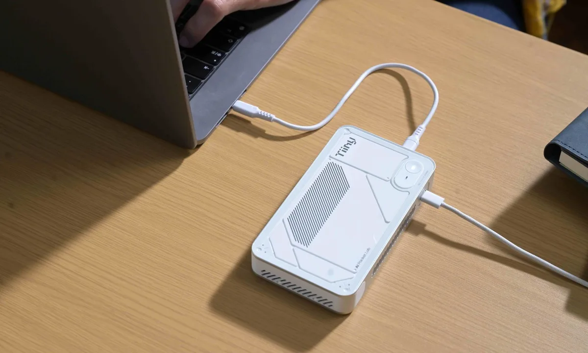 Суперкомпьютер размером с ладонь: Tiiny AI показала Pocket Lab из Книги рекордов Гиннесса - 1